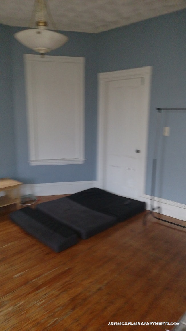 Boston - $7,800 /mo