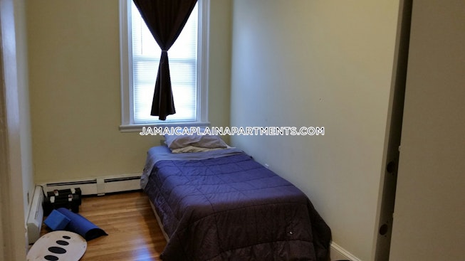 Boston - $3,000 /mo