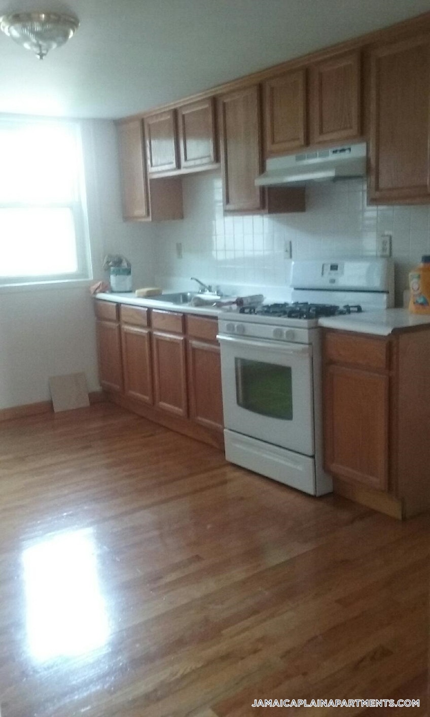 Boston - $3,200 /month