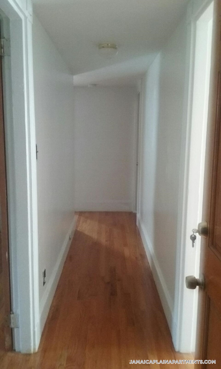 Boston - $3,200 /month