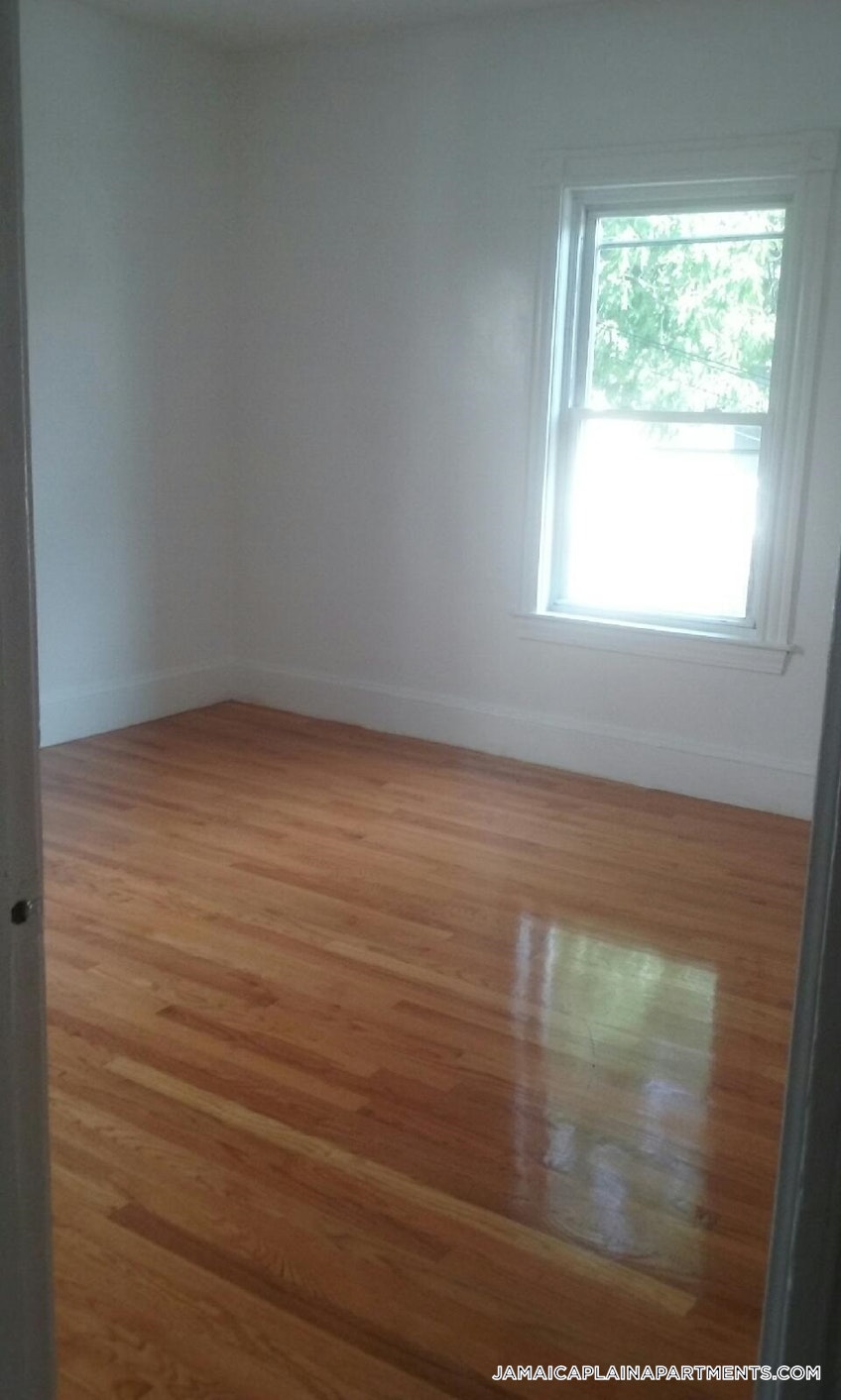 Boston - $3,200 /month