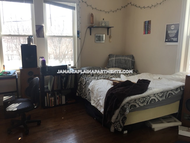 Boston - $4,000 /mo