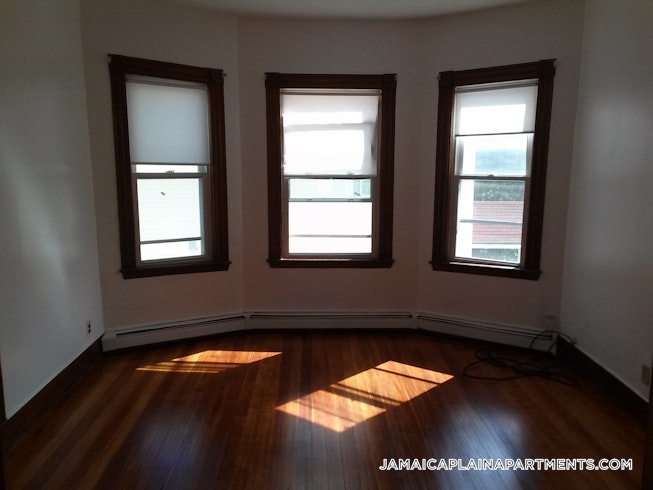 Boston - $3,800 /mo