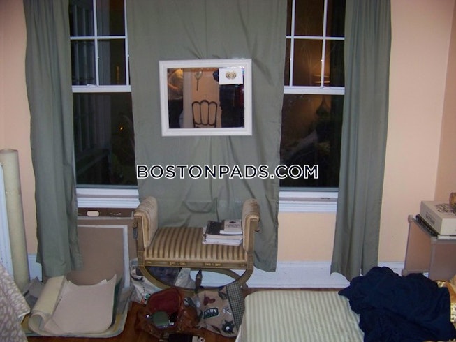 Boston - $4,100 /mo