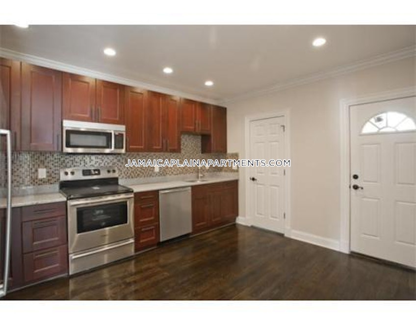 Boston - $3,900 /month