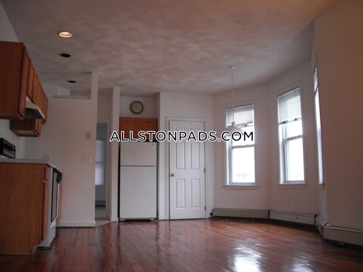 Mansfield St. Boston picture 13