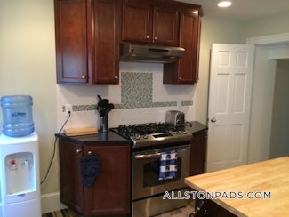 lower-allston-apartment-for-rent-5-bedrooms-35-baths-boston-5750-5091199