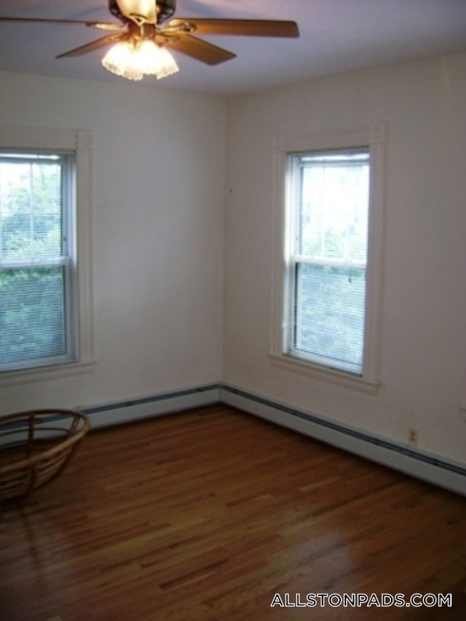 Boston - $4,200 /mo