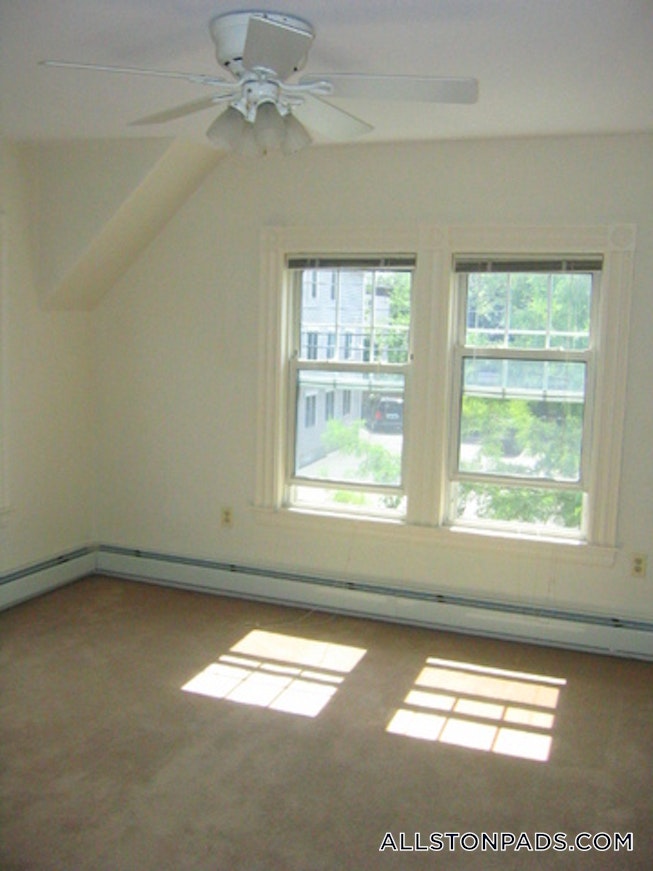 Boston - $4,200 /mo