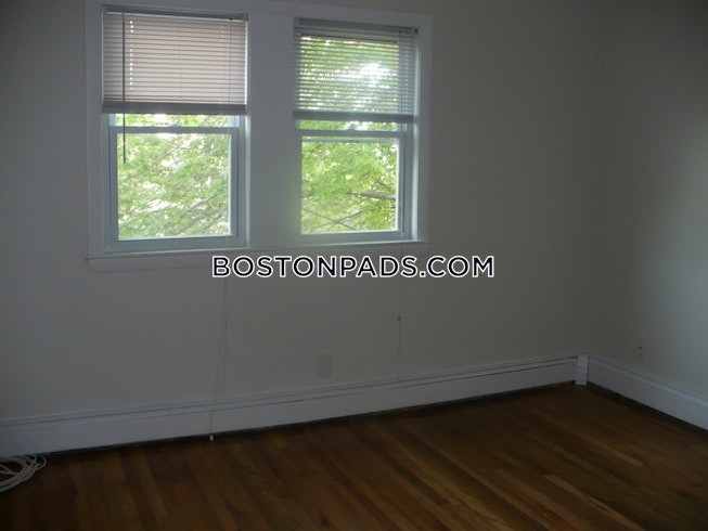 Boston - $2,400 /mo