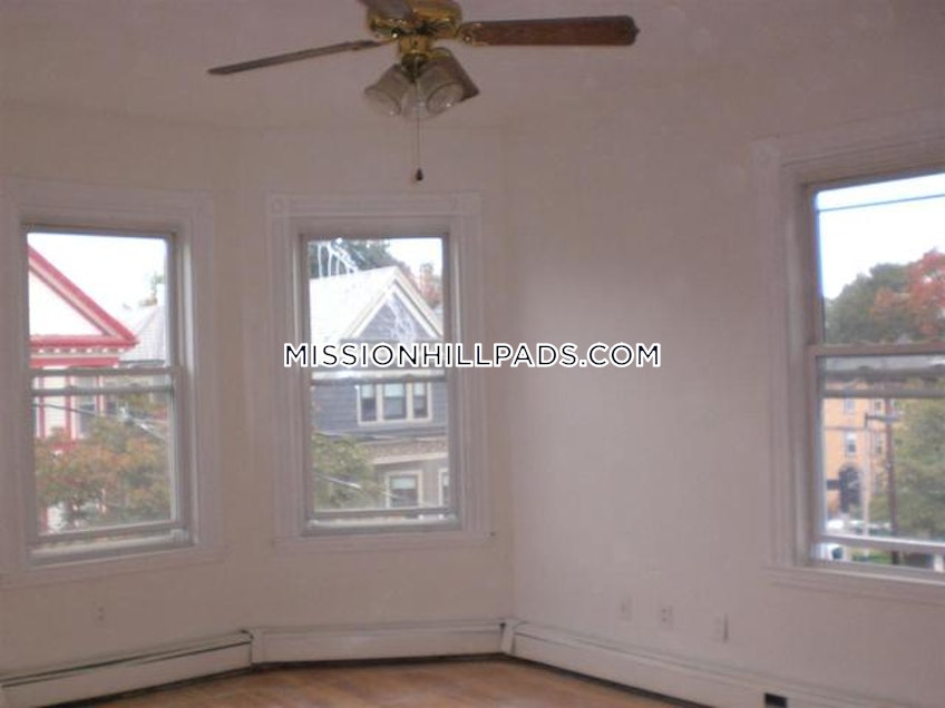 Boston - $3,400 /month