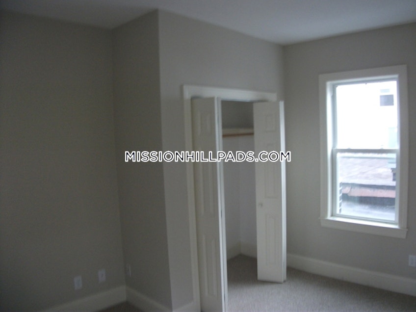 Boston - $2,700 /month