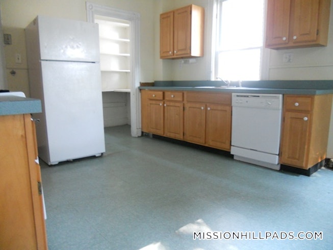 Roxbury Crossing - $6,000 /mo