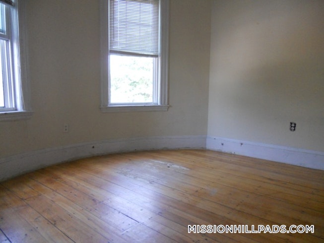 Roxbury Crossing - $6,000 /mo