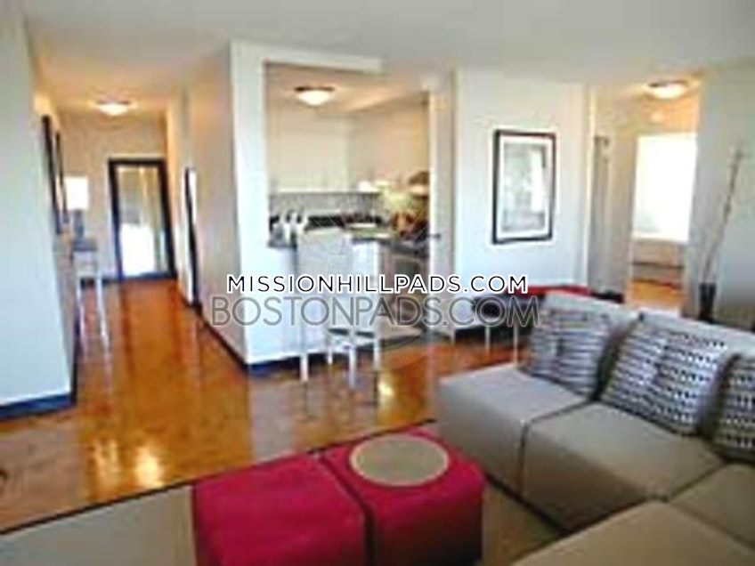 Boston - $4,133 /month