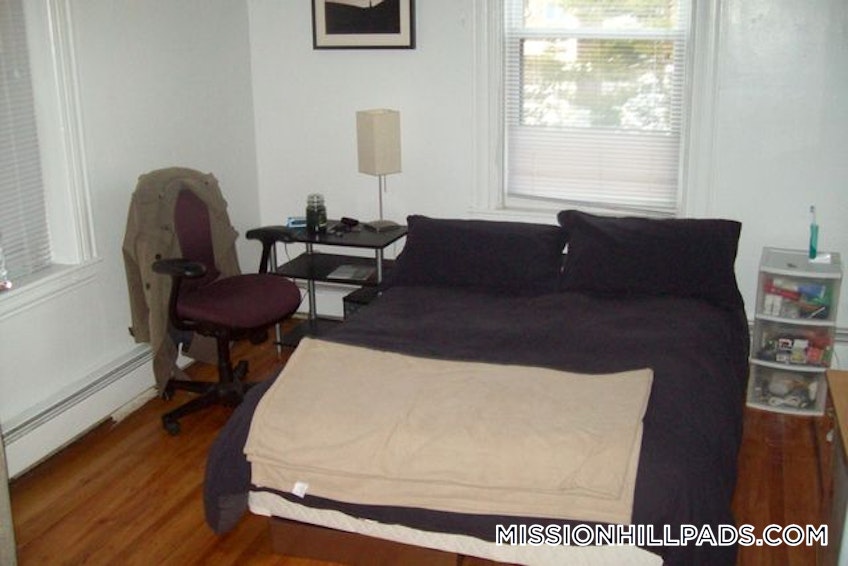 Boston - $5,900 /month