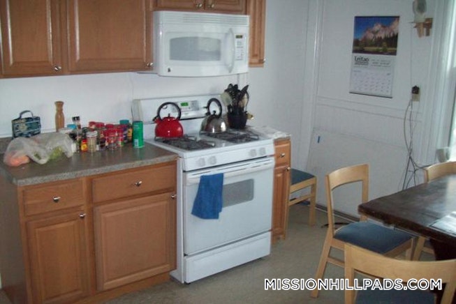 Boston - $5,900 /mo