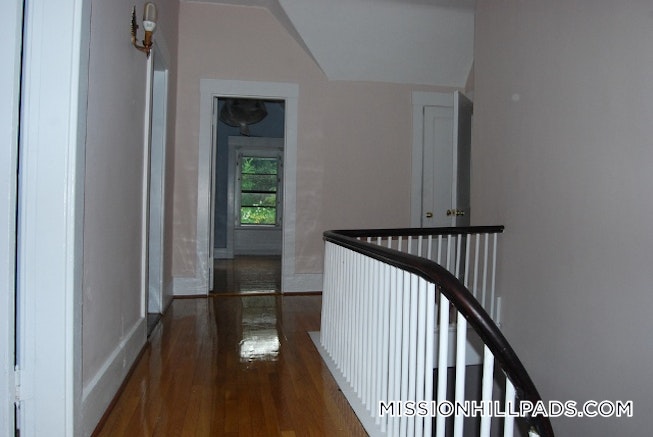 Roxbury Crossing - $8,800 /mo