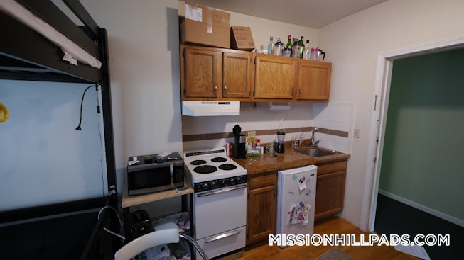 Roxbury Crossing - $1,900 /mo