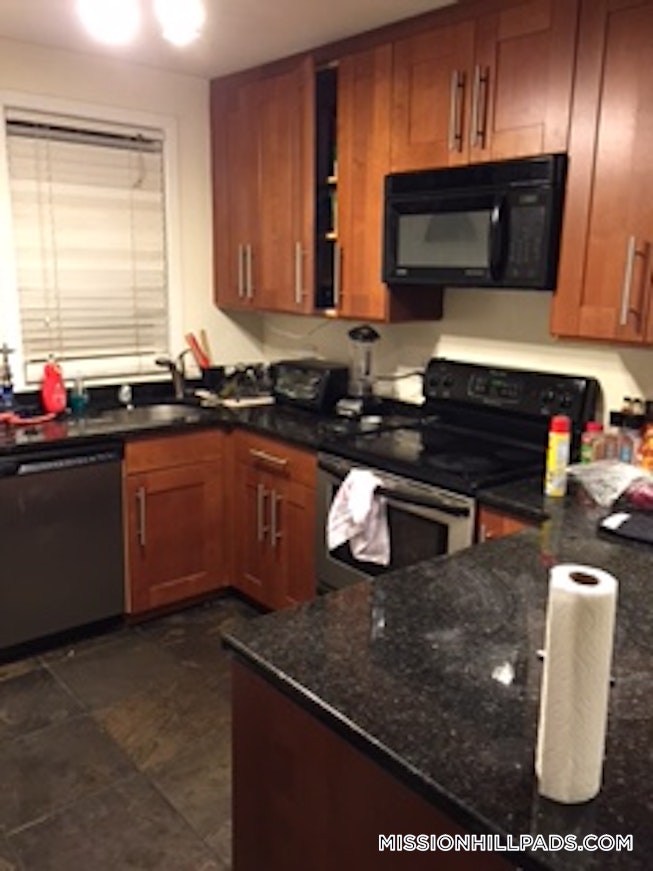 Boston - $6,700 /mo