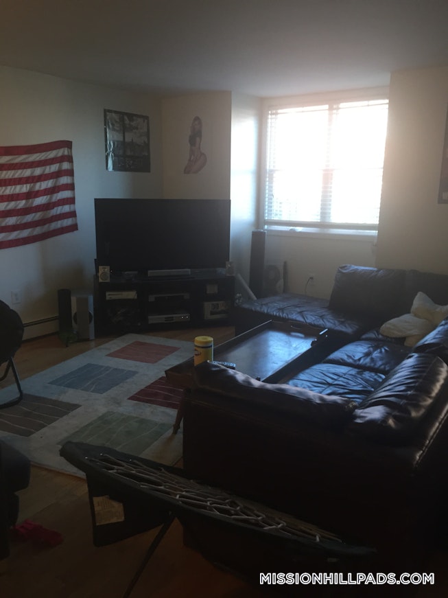 Boston - $6,700 /mo