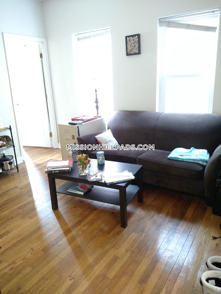 mission-hill-apartment-for-rent-2-bedrooms-1-bath-boston-2695-4307155 