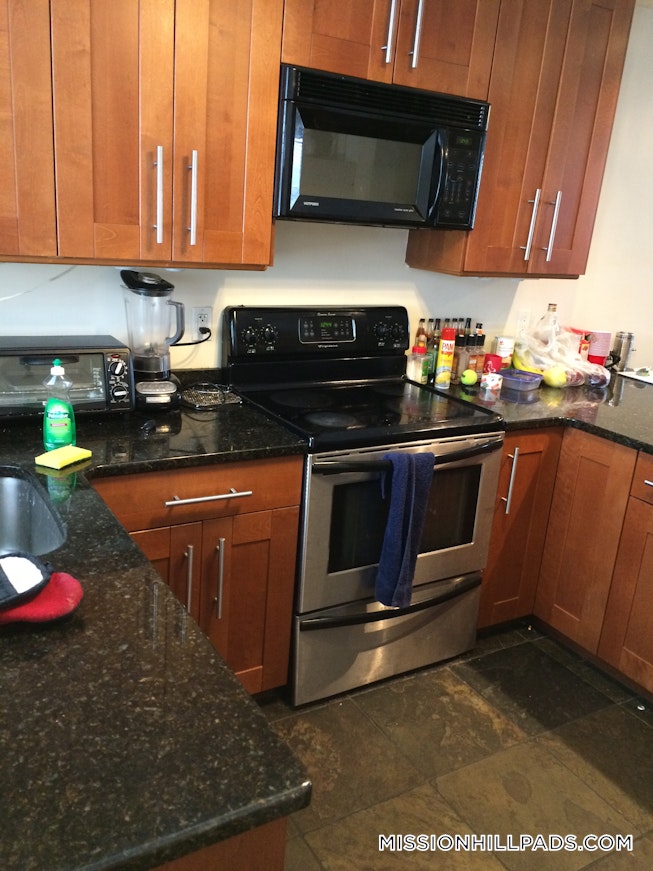 Boston - $6,700 /mo