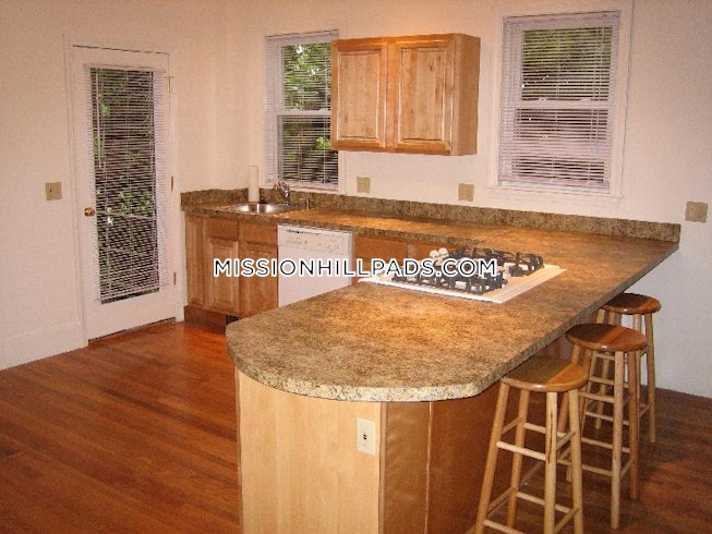 Roxbury Crossing - $3,400 /mo