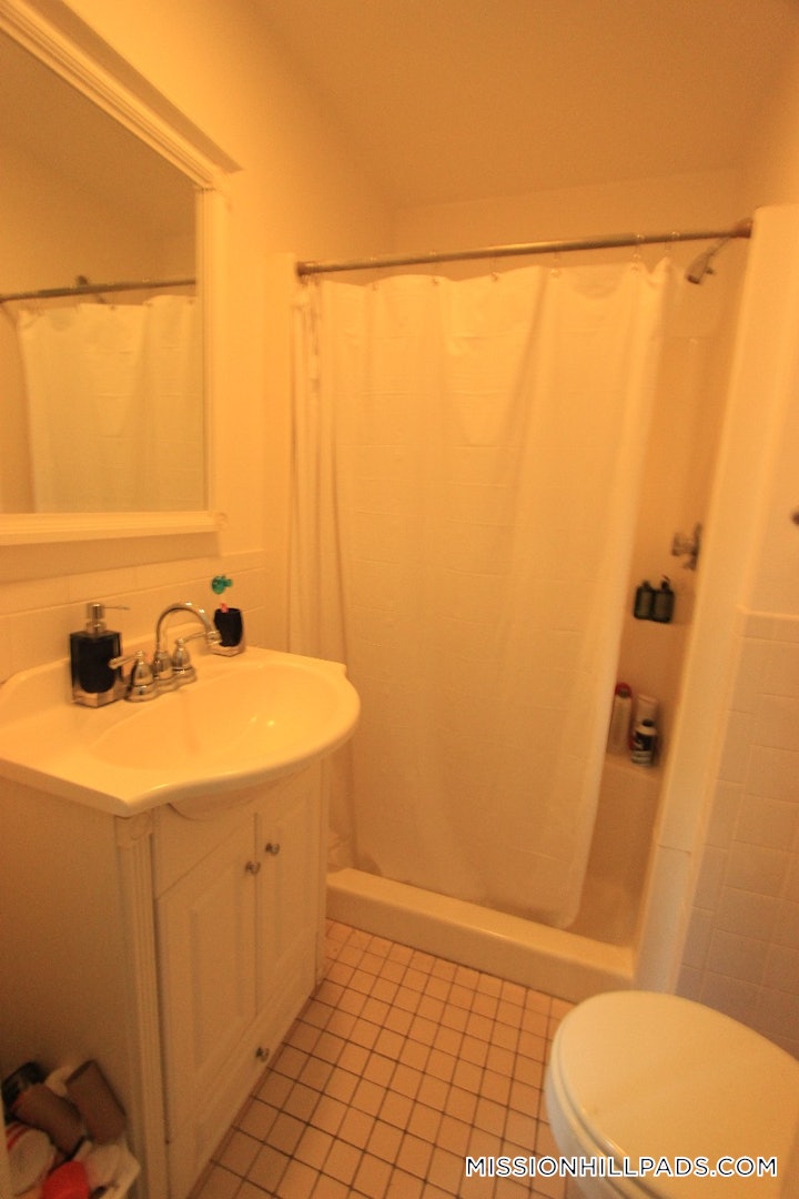 mission-hill-apartment-for-rent-4-bedrooms-2-baths-boston-5000-5441839 