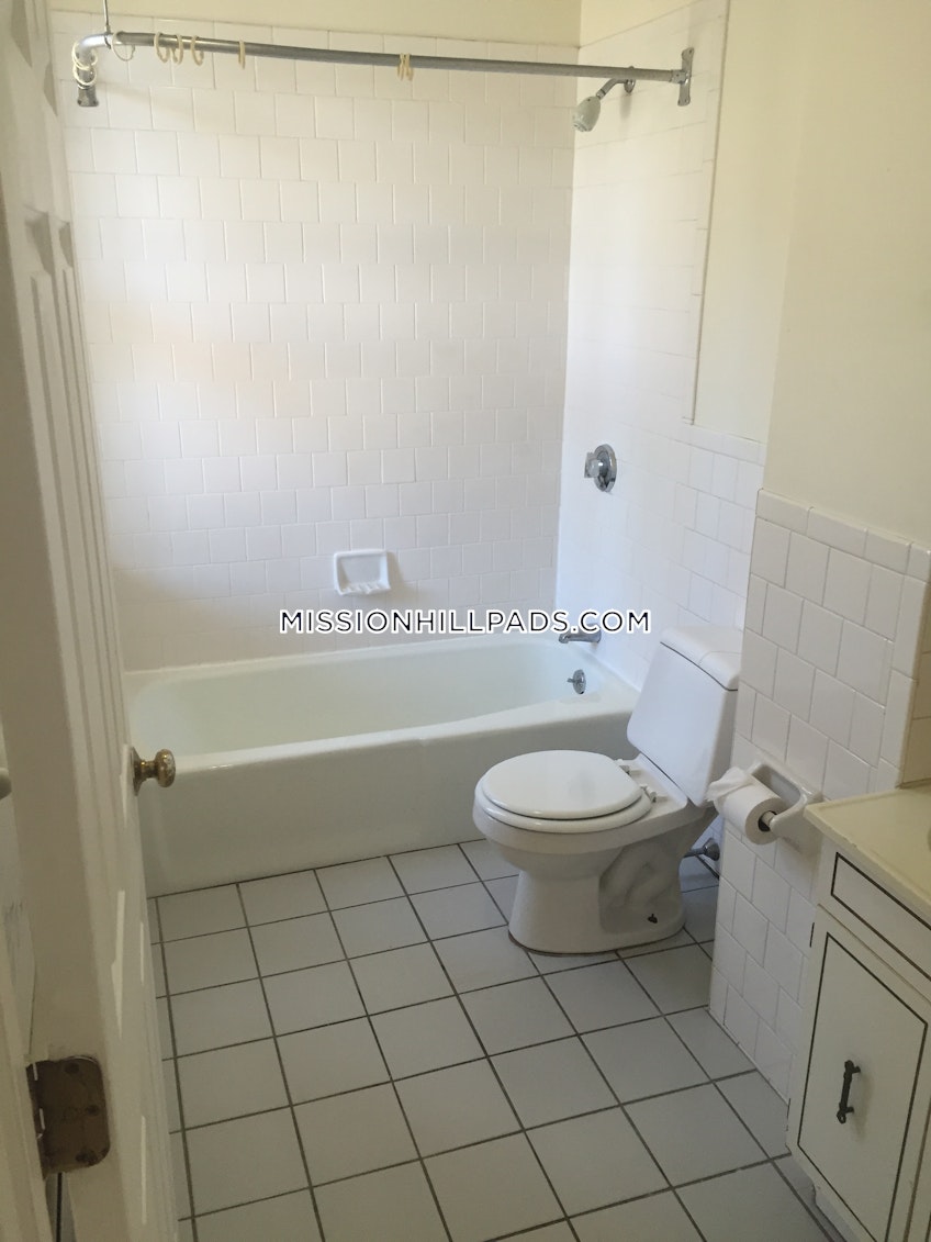 Boston - $2,850 /month