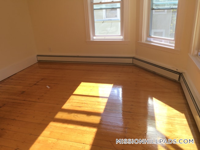 Roxbury Crossing - $6,400 /mo