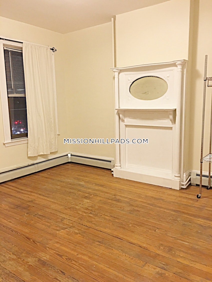 Boston - $2,850 /month