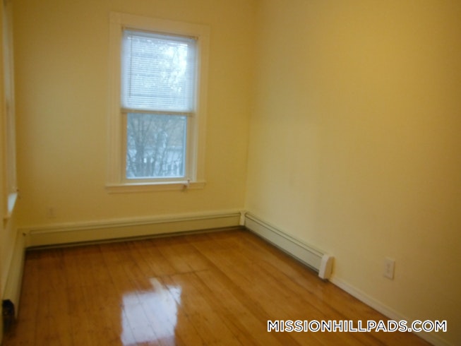 Roxbury Crossing - $6,400 /mo