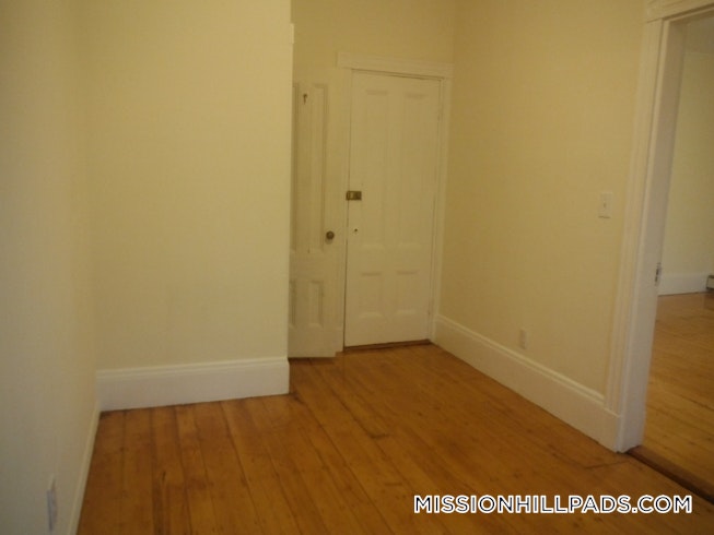 Roxbury Crossing - $6,400 /mo