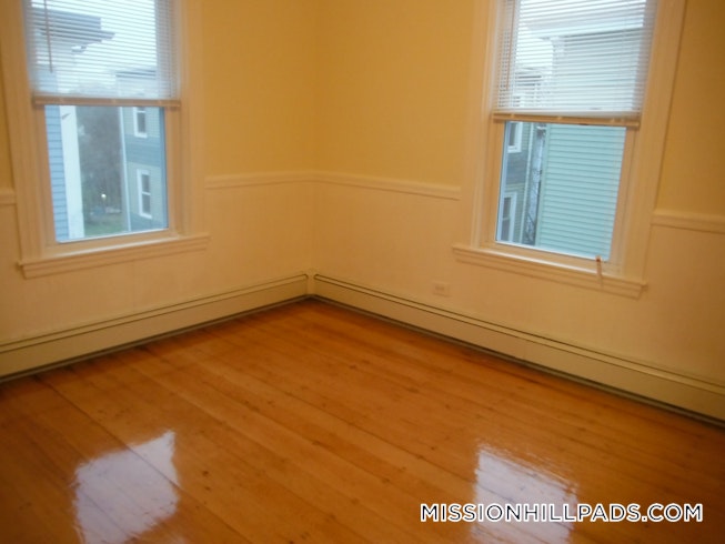 Roxbury Crossing - $6,400 /mo