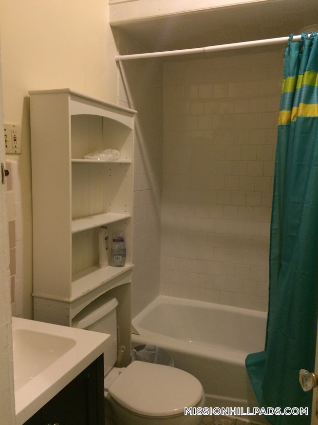 Boston - $5,300 /mo