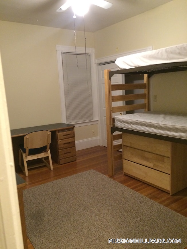 Boston - $5,300 /mo