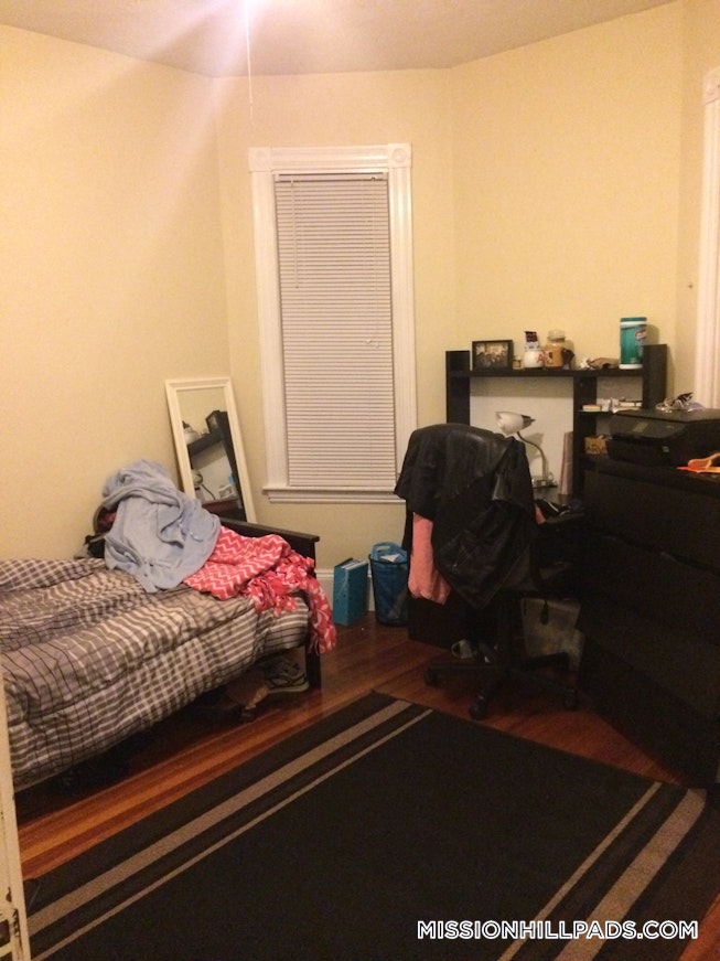 Boston - $5,300 /mo