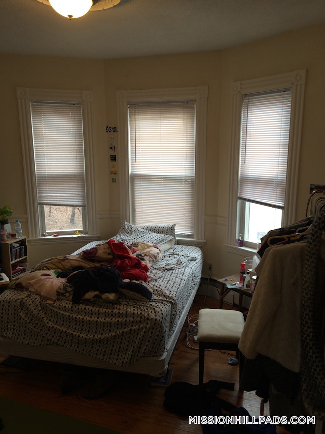 Boston - $5,400 /mo