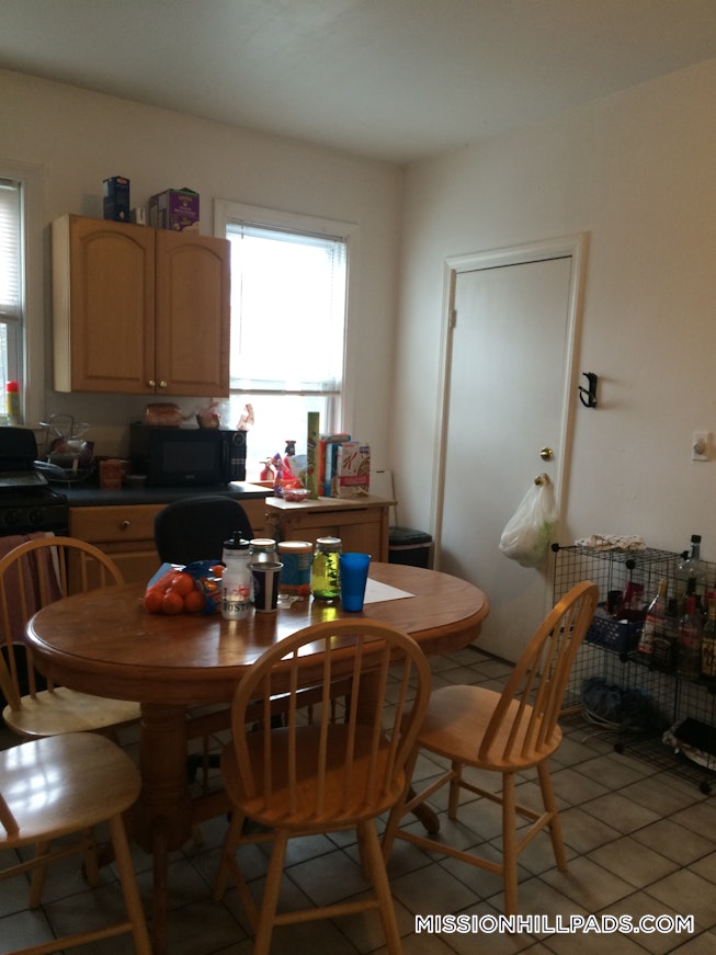 Boston - $5,400 /mo