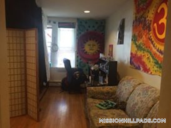 Roxbury Crossing - $2,300 /mo