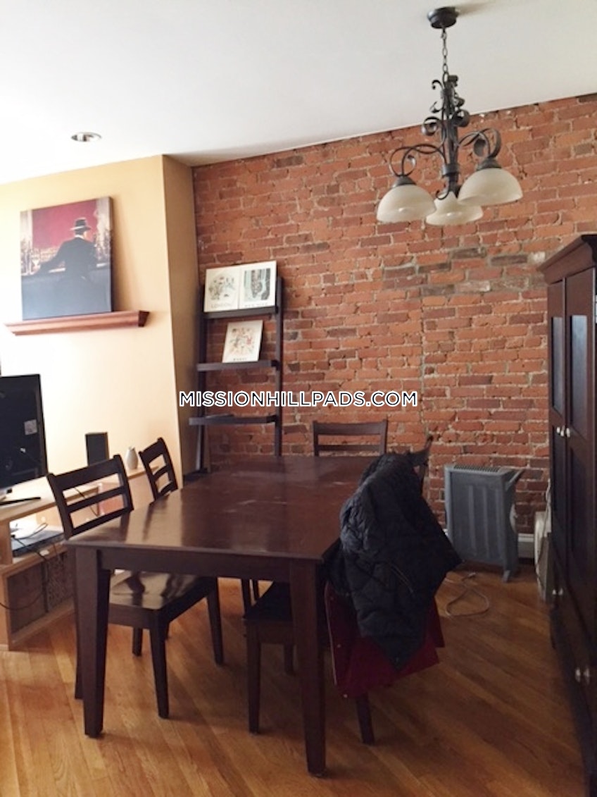 Boston - $2,450 /month