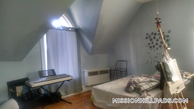 Roxbury Crossing - $8,800 /mo