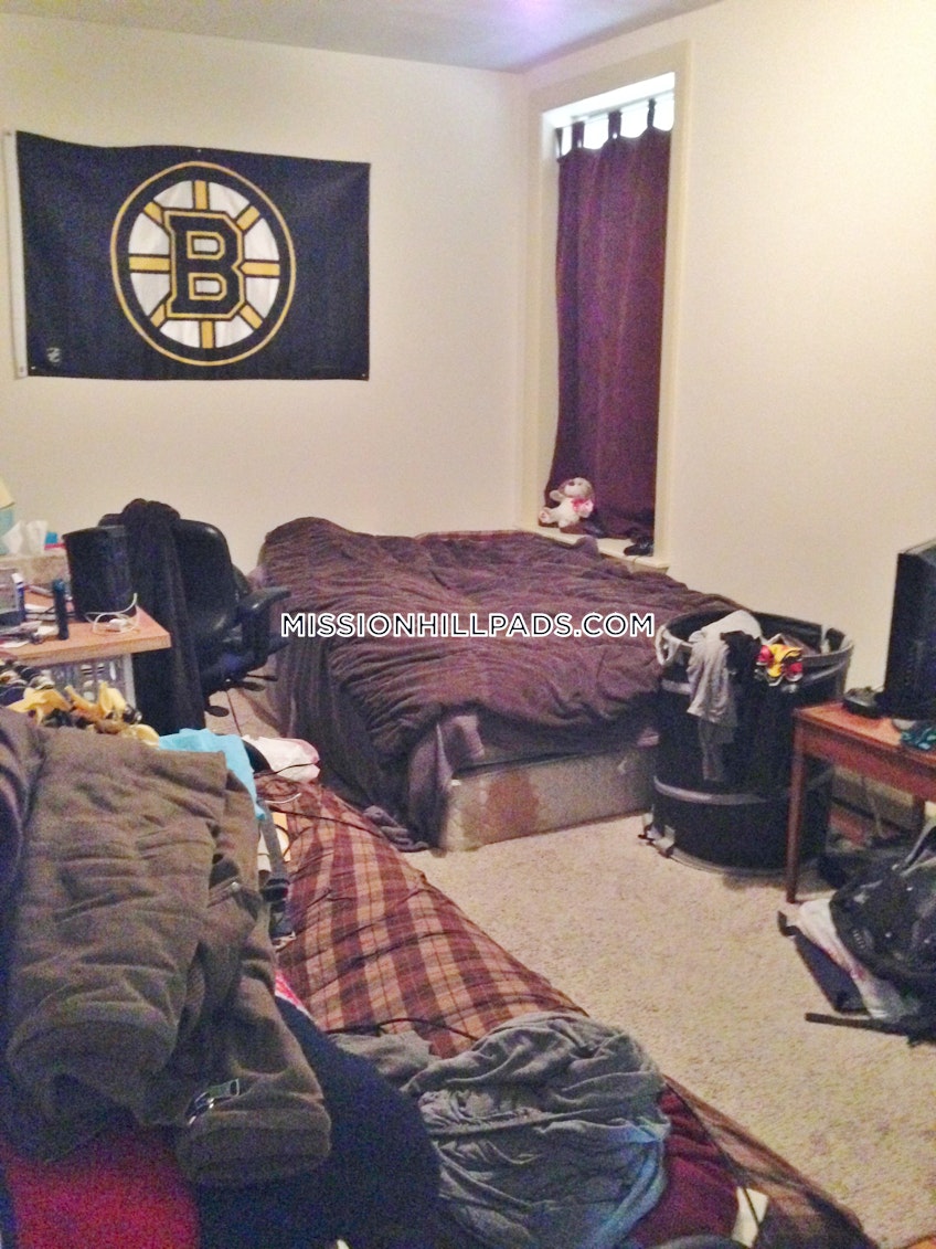 Boston - $2,400 /month