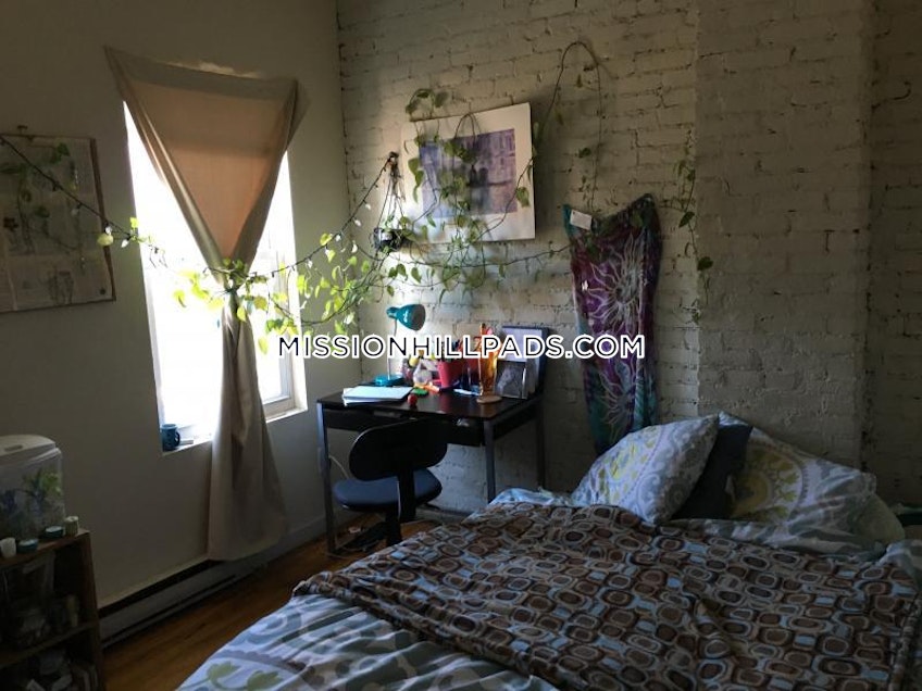 Boston - $2,950 /month