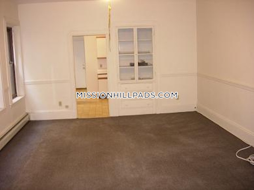 Boston - $2,850 /month