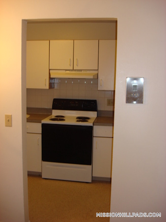 Boston - $3,600 /mo