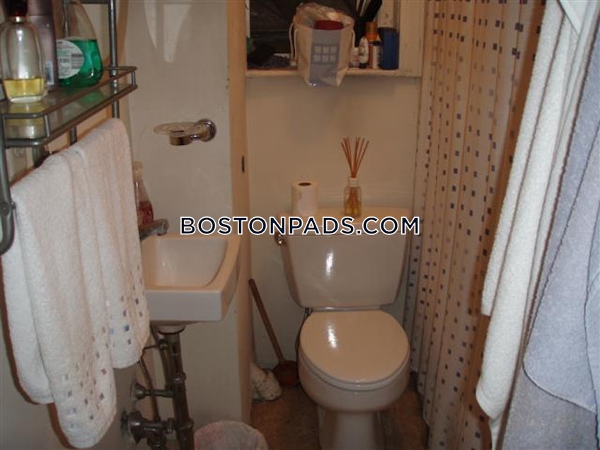 Boston - $2,200 /month