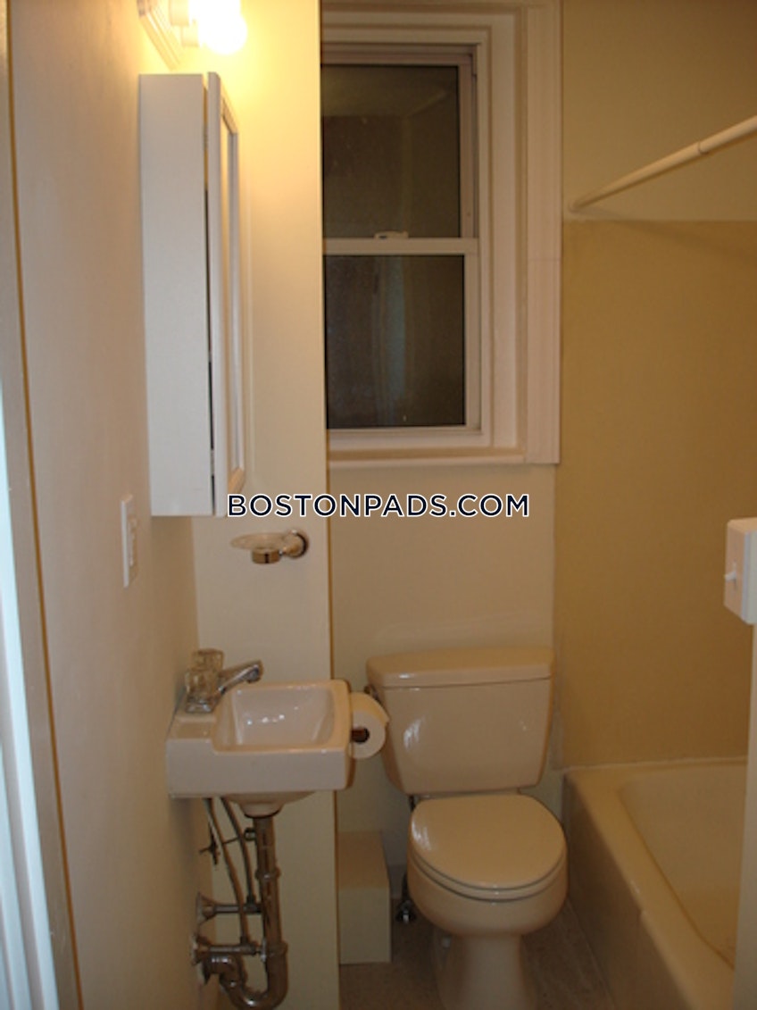 Boston - $2,200 /month