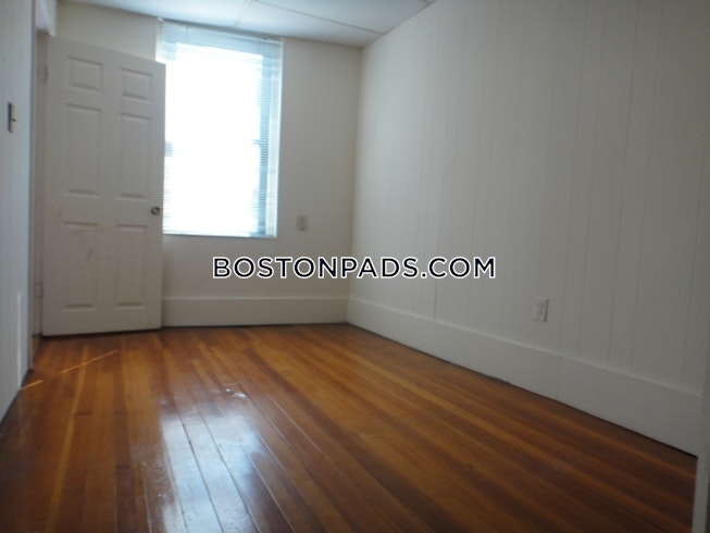 Boston - $2,500 /mo